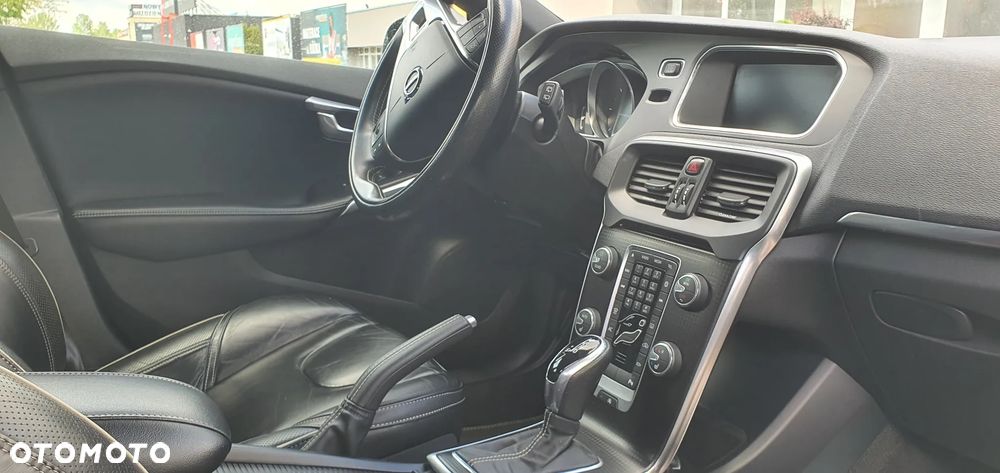 Volvo V40 D3 Geartronic RDesign - 11