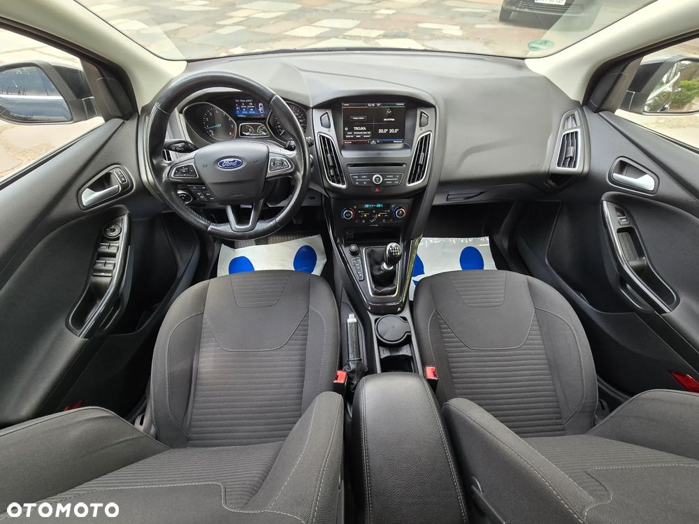 Ford Focus 1.0 EcoBoost STart-Stopp-System TITANIUM - 4