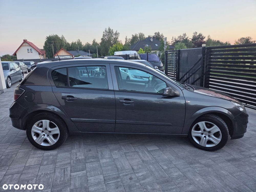 Opel Astra 1.6 Automatik Design Edition - 6