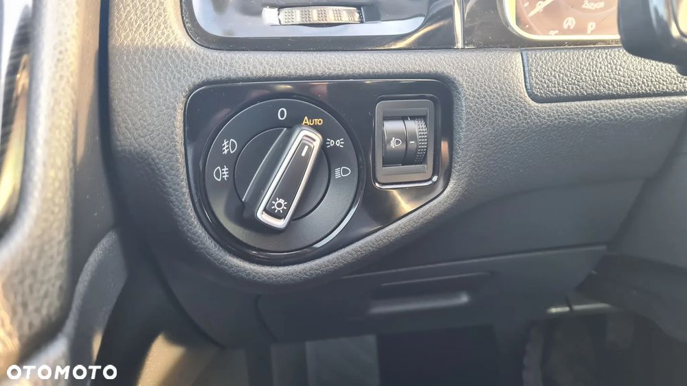 Volkswagen Golf - 17