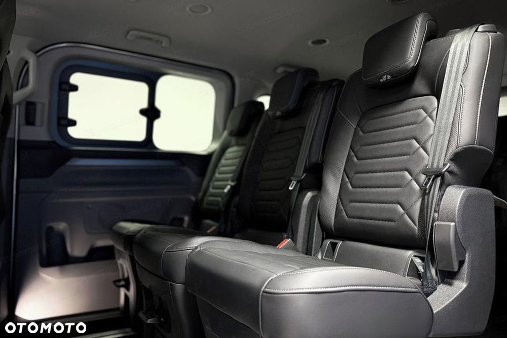 Ford Tourneo Custom - 12