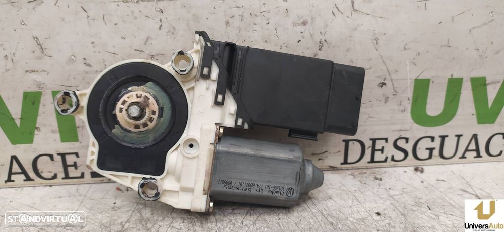 MOTOR ELEVADOR DE VIDRO FRONTAL DIREITO VOLKSWAGEN GOLF IV 1998 -1J3837730AA - 1