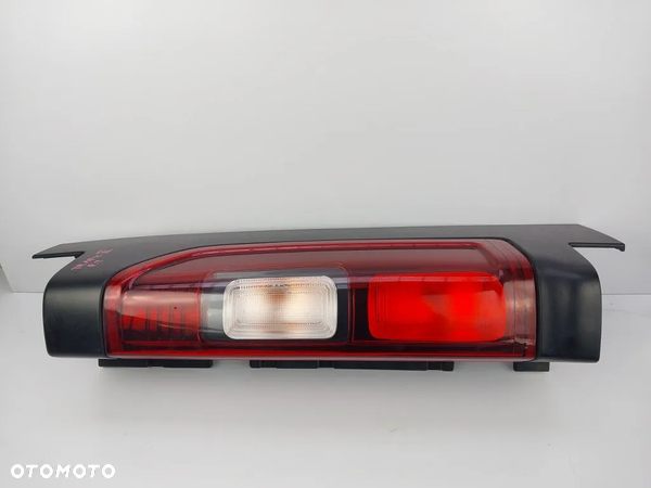 Lampa Tylna Prawa Tył Trafic III Vivaro B Talento 2019r 93450971