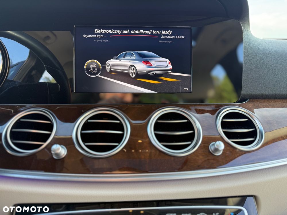 Mercedes-Benz Klasa E 200 CGI BlueEFFICIENCY Automatik Avantgarde - 34
