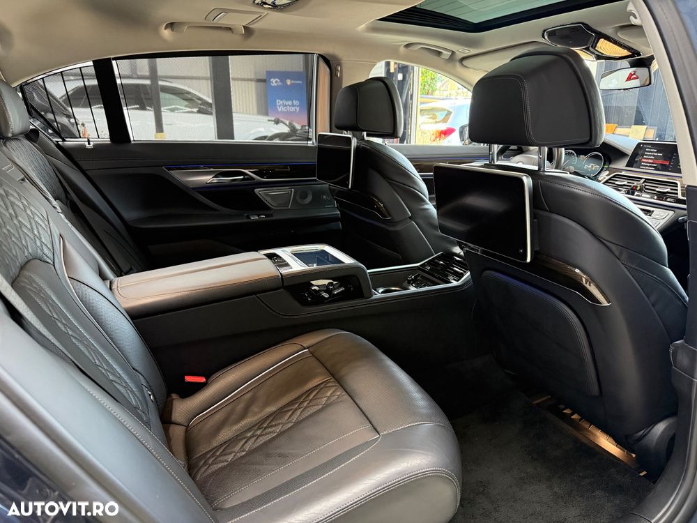 BMW Seria 7 730Ld xDrive - 36