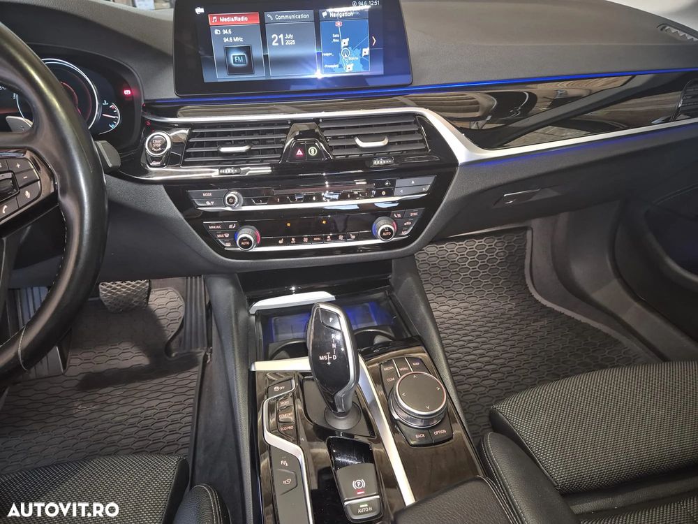 BMW Seria 5 520d xDrive Touring Aut. Sport Line - 13