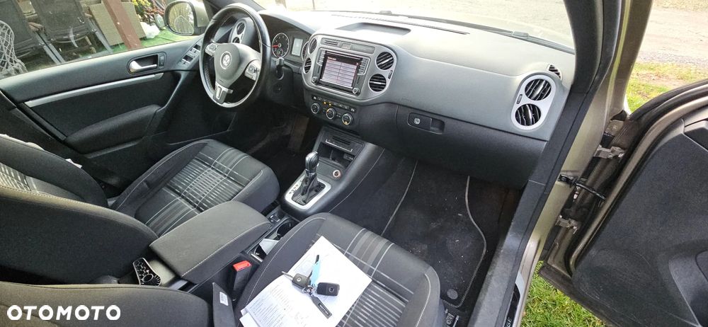 Volkswagen Tiguan 1.4 TSI DSG BlueMotion Technology Lounge Sport & Style - 24