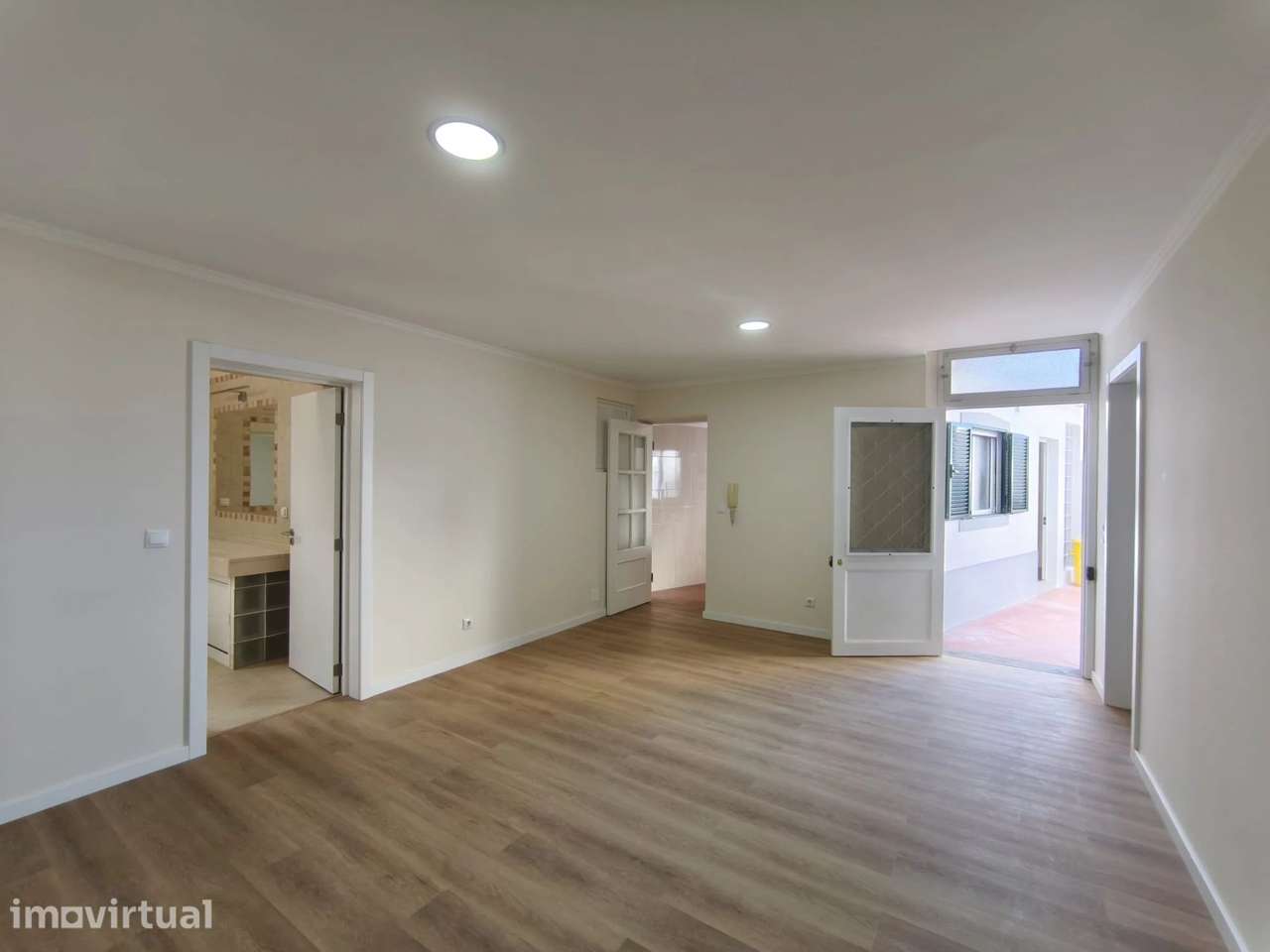 Apartamento T1+1. Renovado - Funchal - Grande imagem: 2/21