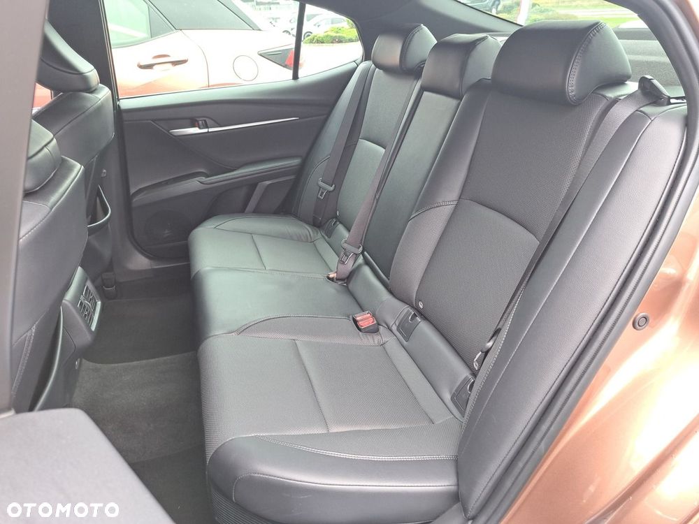 Toyota Camry - 19