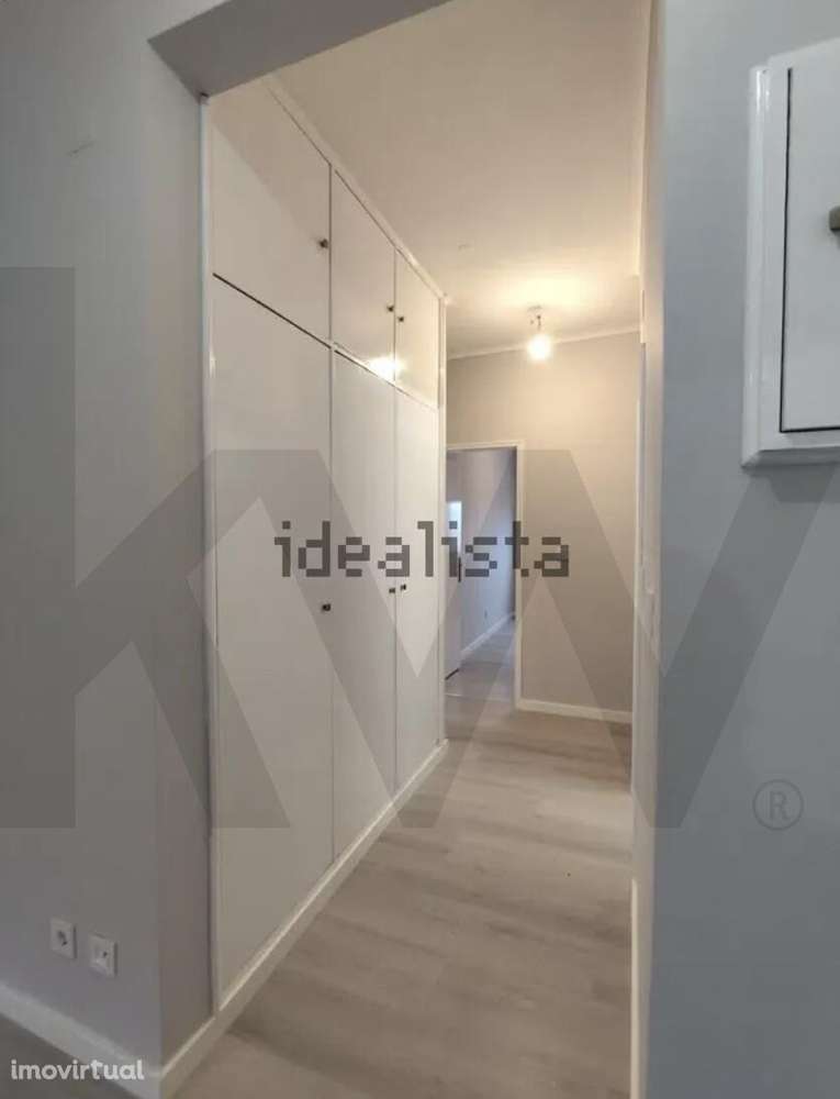 Apartamento T3 à venda no centro do Laranjeiro - Grande imagem: 3/26
