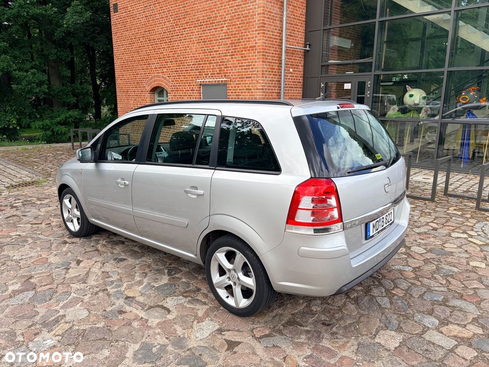 Opel Zafira Tourer 1.8 Edition - 3
