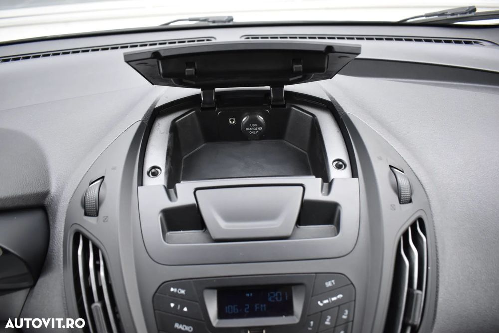 Ford Transit Courier - 16