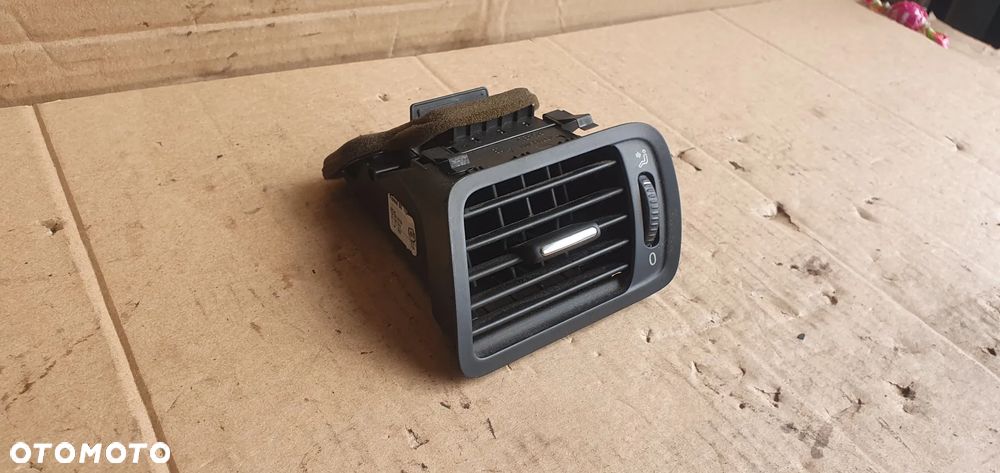 Kratka nawiewu powietrza lewa VW Passat B6 3C1819701F - 3