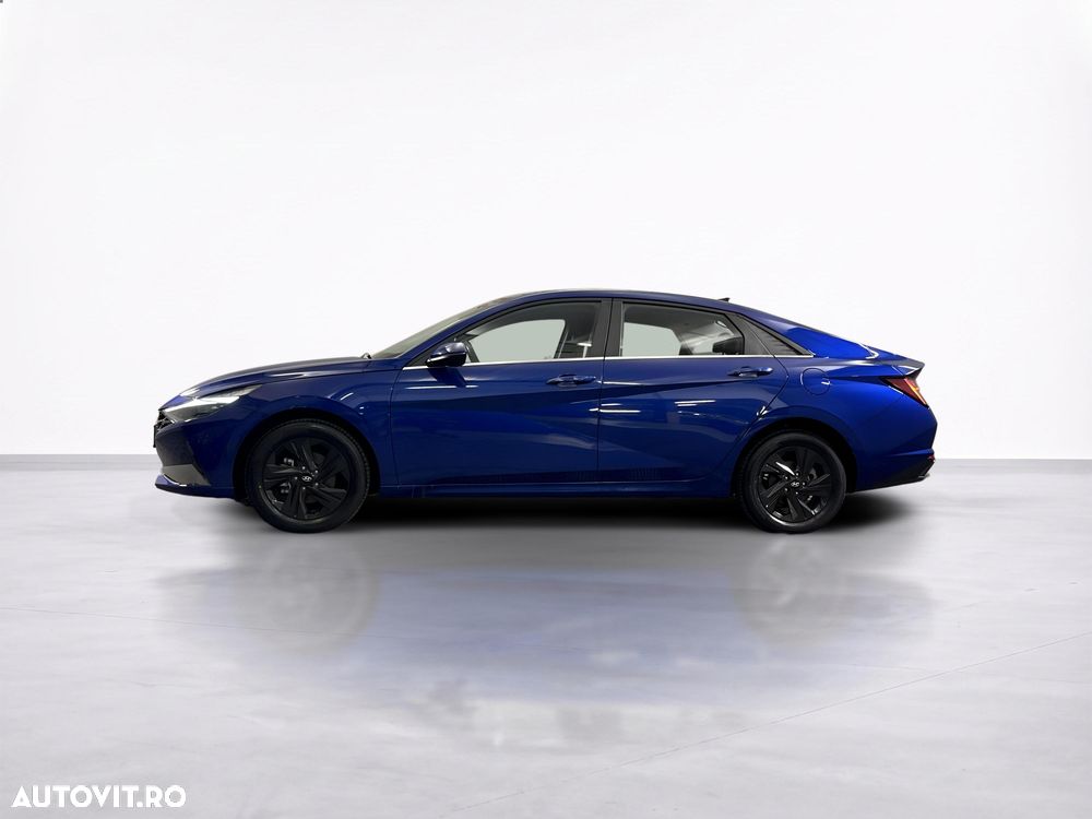 Hyundai Elantra - 3