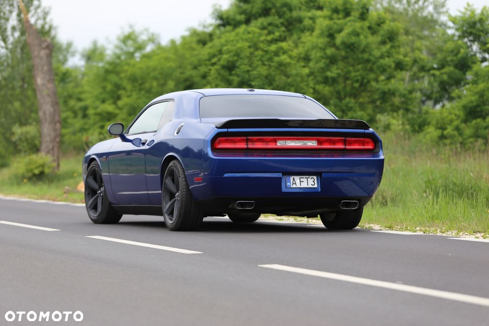 Dodge Challenger - 5