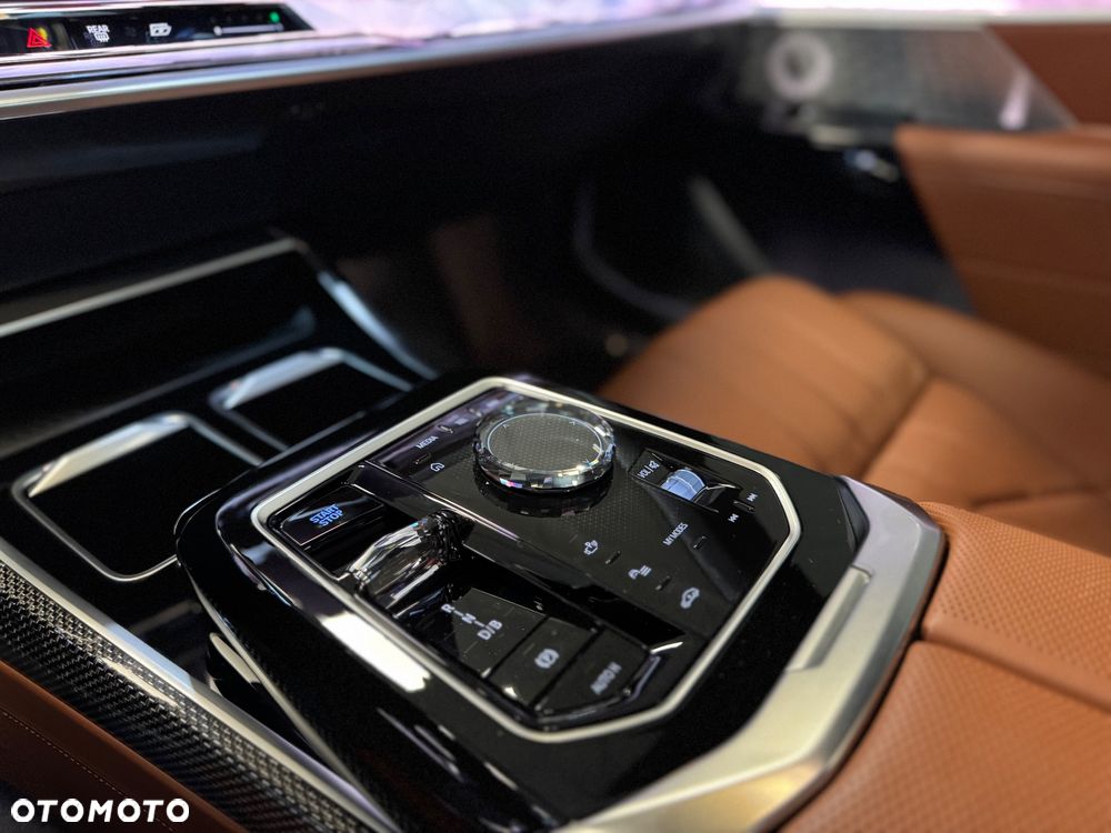 BMW i7 - 19