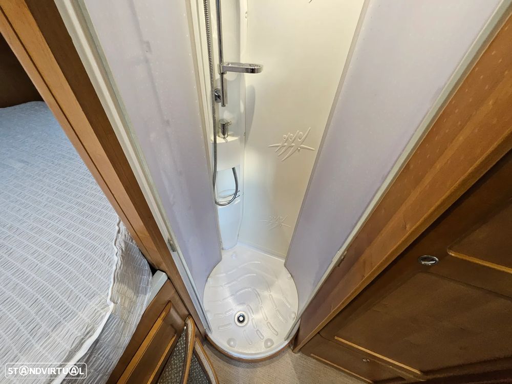 Rapido Le Randonneur 9097F CHASSI AL-KO Cama transversal + BASCULANTE - 45