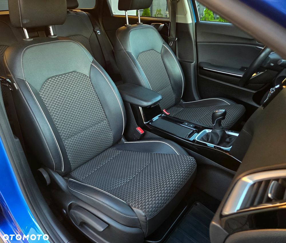 Kia Ceed 1.5 T-GDI Business Line Plus - 16