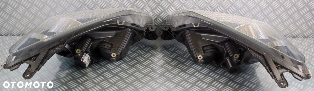 reflektor lampa prawy prawa lewa lewy przód przednia OPEL ASTRA H III 3 EU - 4