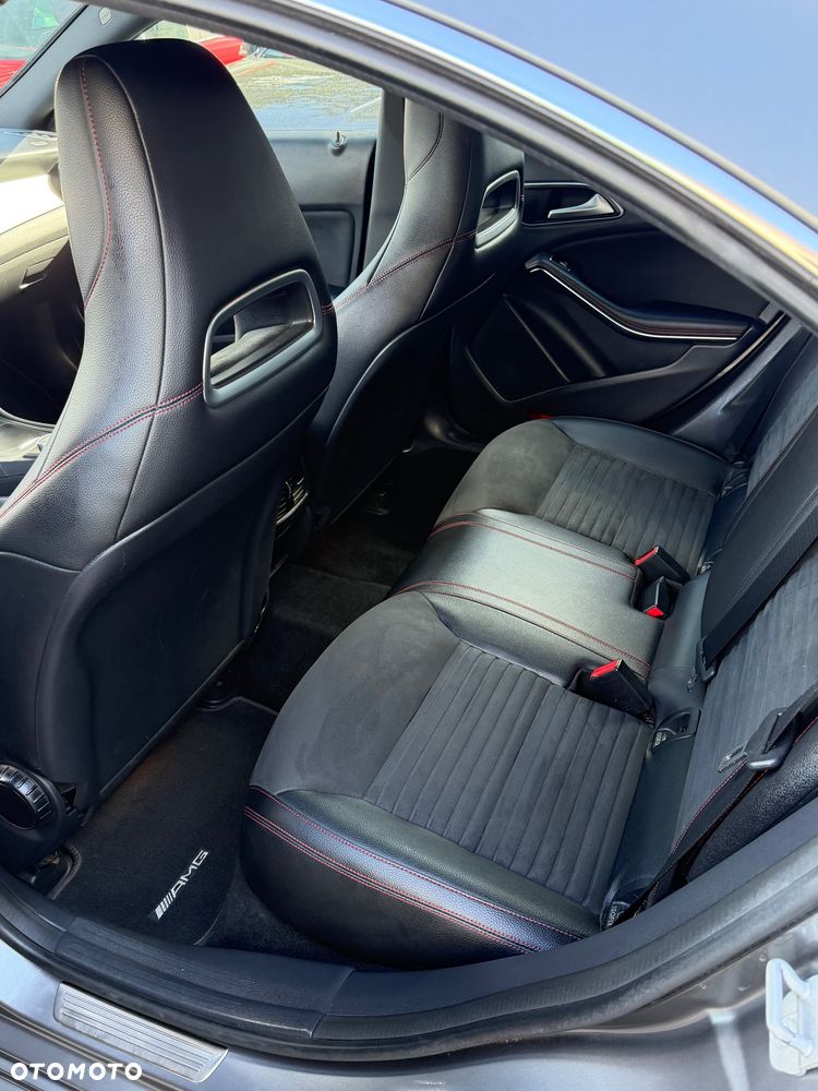 Mercedes-Benz CLA 180 7G-DCT AMG Line - 7