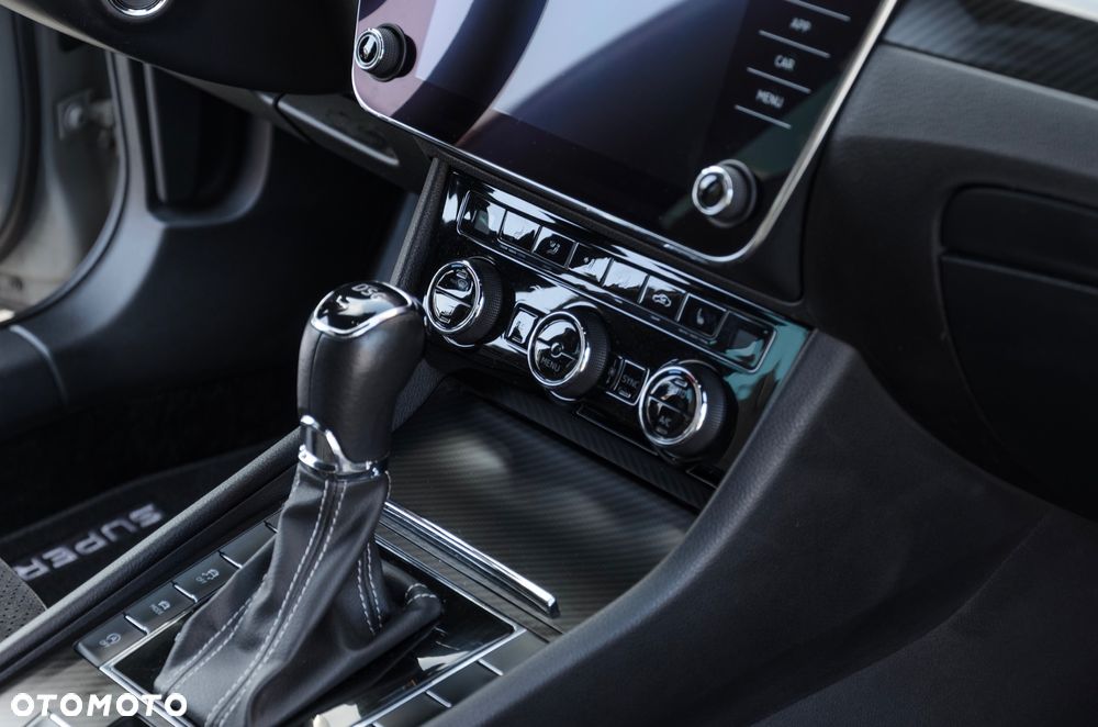 Skoda Superb 2.0 TDI SCR Sportline DSG - 14