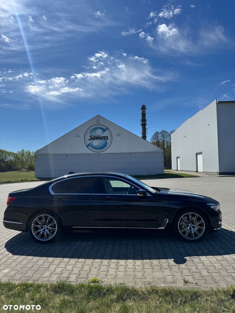 BMW Seria 7 750i xDrive - 12