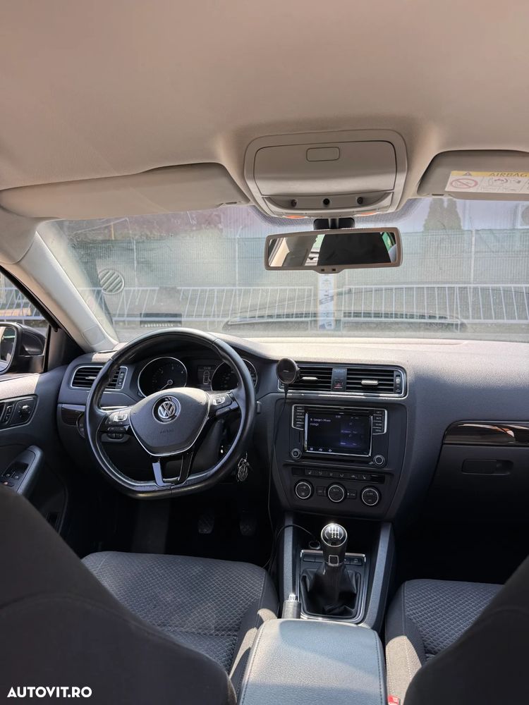 Volkswagen Jetta 2.0 TDI Comfortline - 20