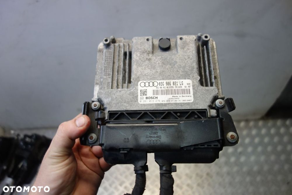 KOMPUTER AUDI A3 8P 1.9 TDI