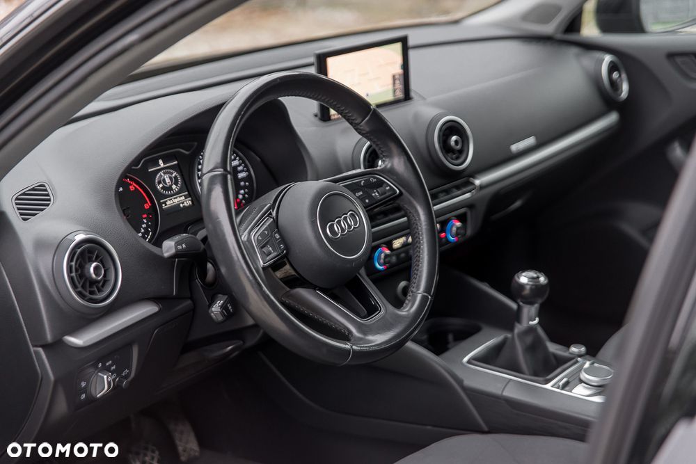 Audi A3 Sportback 1.6 TDI (clean diesel) Ambiente - 12