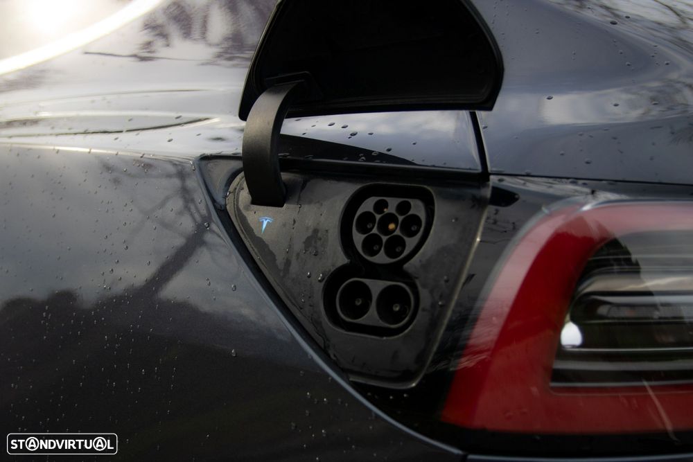 Tesla Model 3 Long-Range Dual Motor AWD - 22