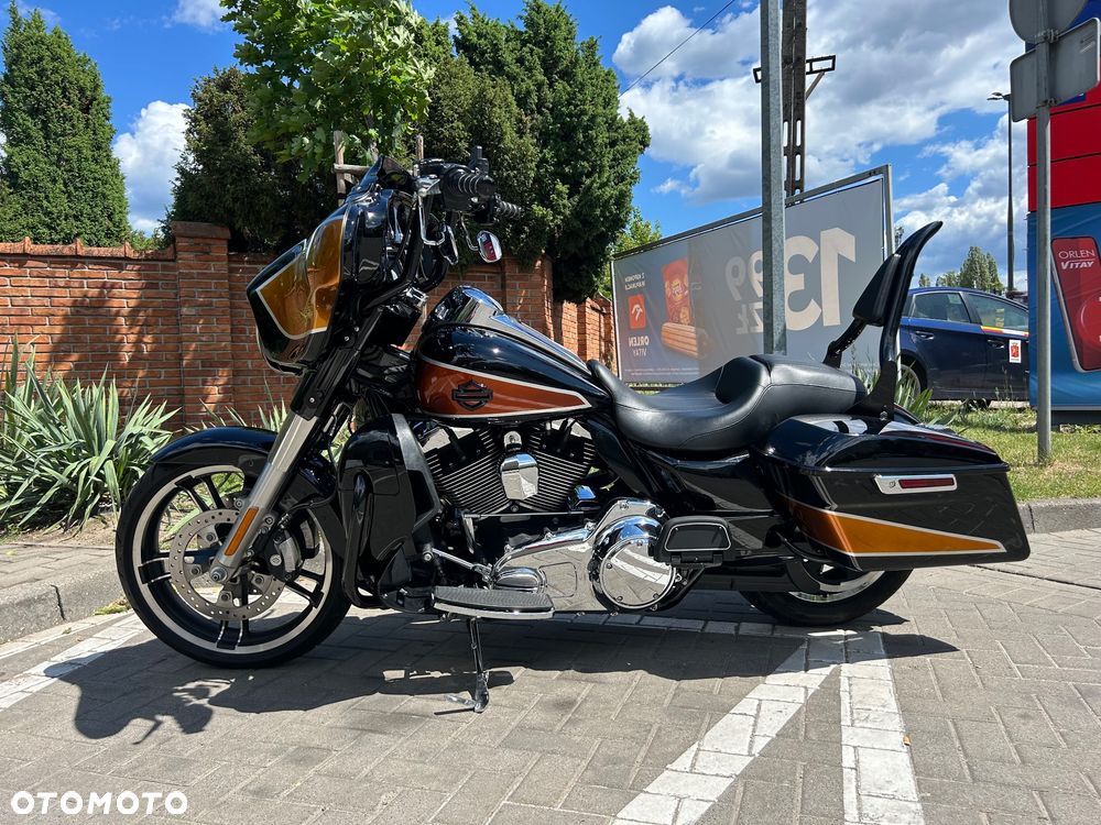 Harley-Davidson Touring Street Glide - 2