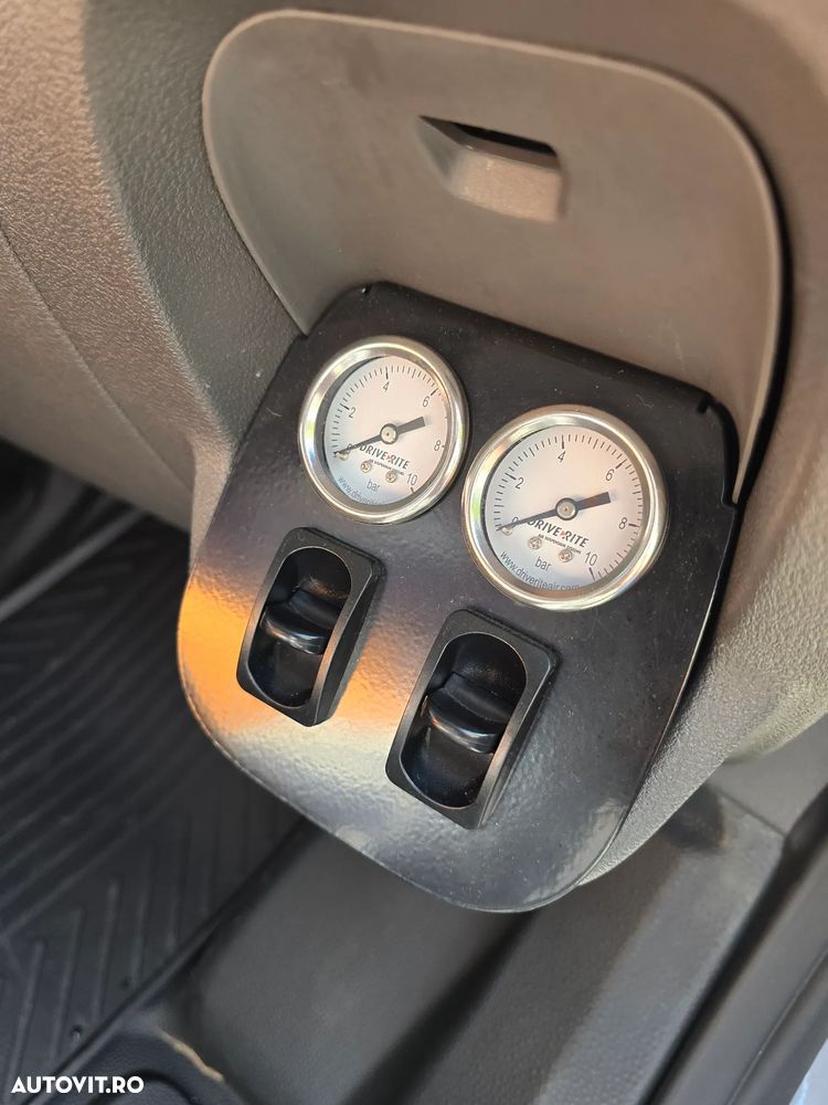 Ford Transit - 12