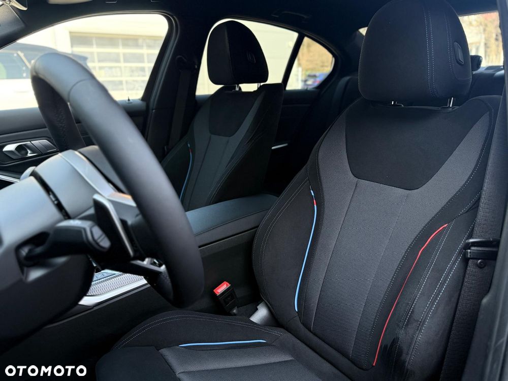 BMW Seria 3 320i M Sport - 16