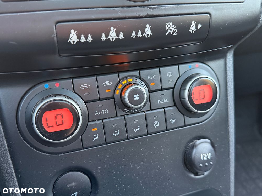 Nissan Qashqai 2.0 lounge - 13