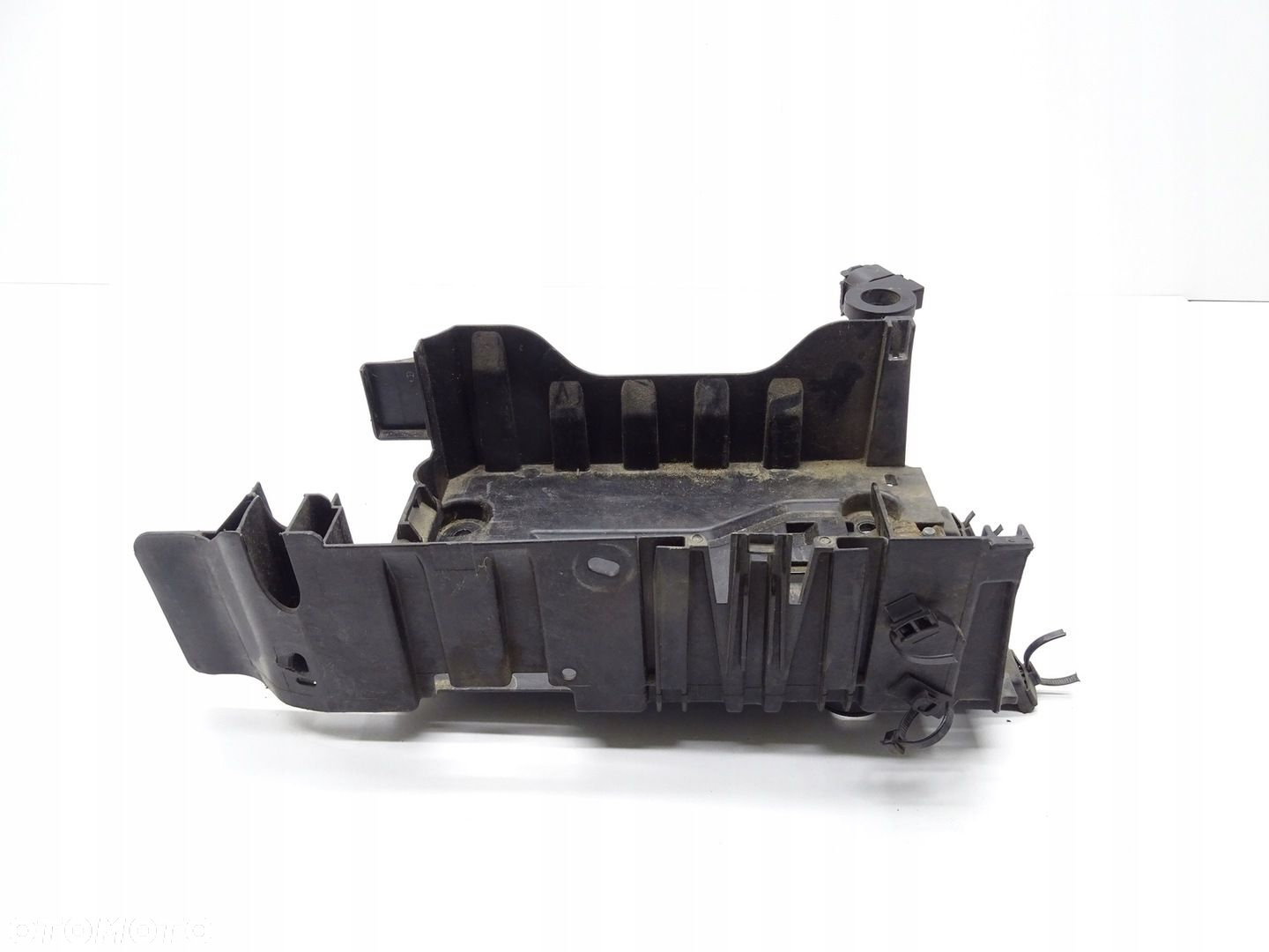PODSTAWA OBUDOWA AKUMULATORA 1.2 16V 13498274 OPEL CORSA E - 2