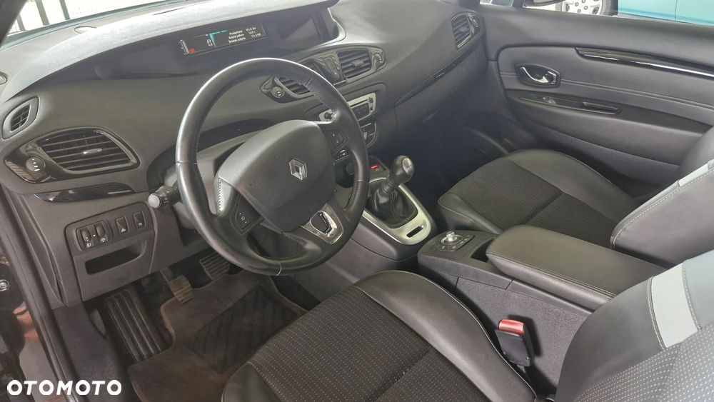 Renault Scenic 1.5 dCi Life - 11
