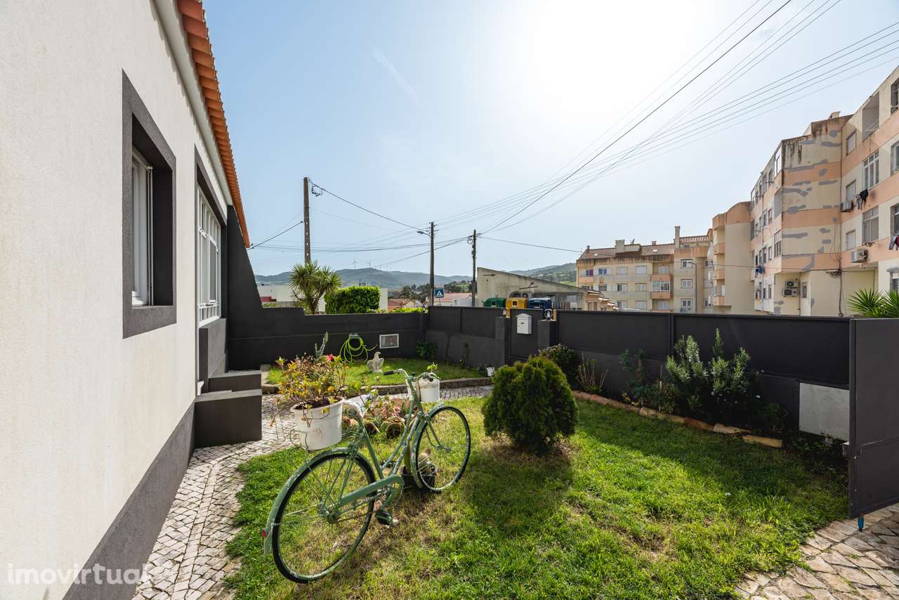 MORADIA T3 TRANSFORMADA EM T2 | GARAGEM | 221M2 | ARRUDA DOS VINHOS - Grande imagem: 4/50