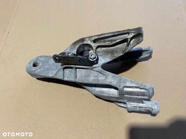 VW TRANSPORTER T5 T6 T6.1 2,0 TD ŁAPA SILNIKA MOCOWANIE 7LA199370A - 2