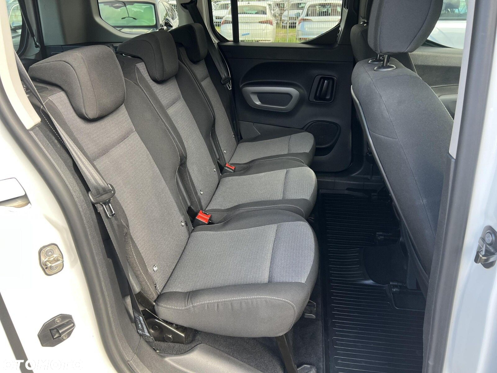 Toyota Proace City Verso 1.5 D-4D Business - 12