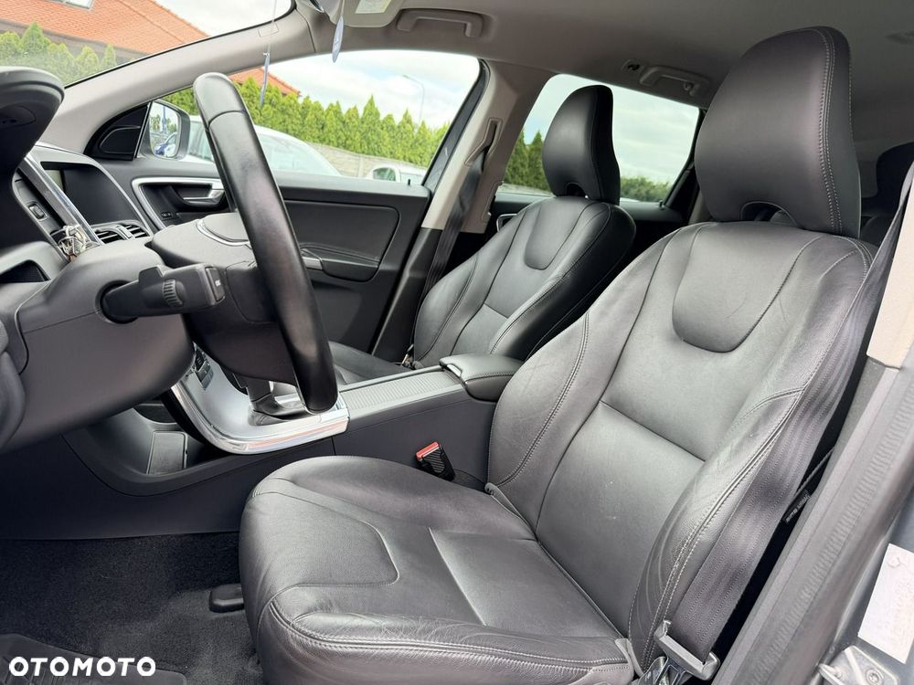 Volvo XC 60 D4 Geartronic Summum - 28