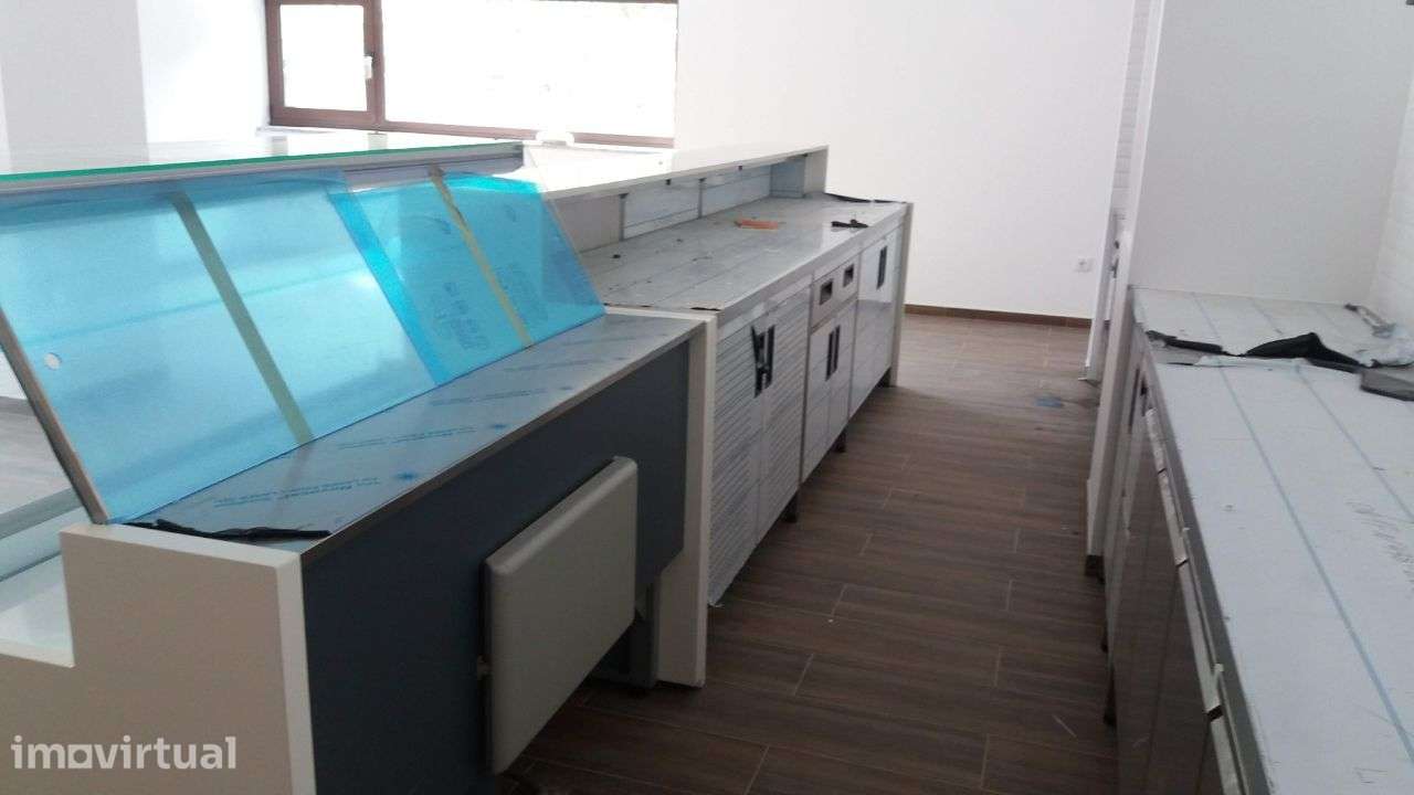 Restaurante totalmente equipado, sito em Britelo, Celorico Basto - Grande imagem: 5/10