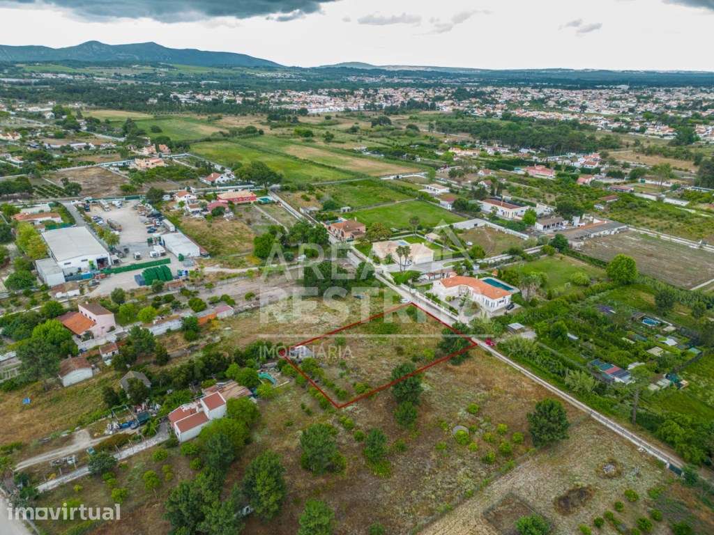 Terreno 1747m² em Azeitão - Grande imagem: 2/16