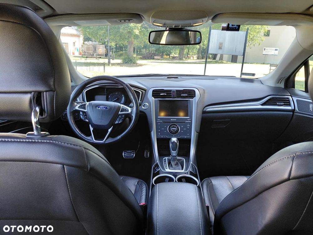 Ford Mondeo 2.0 EcoBoost Titanium - 18