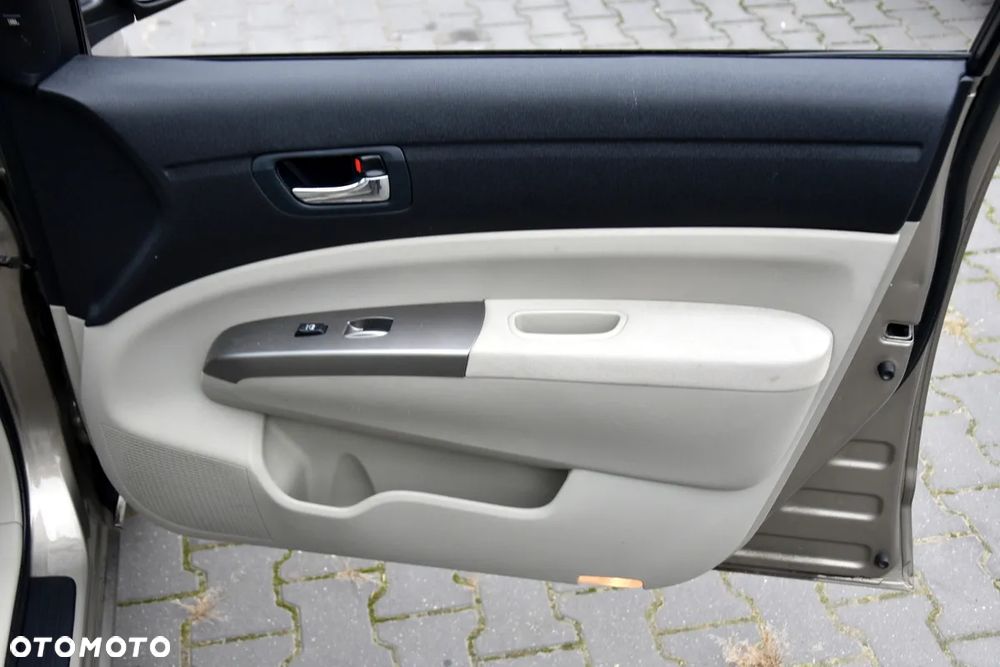 Toyota Prius 1.5 VVT-i Prestige - 24