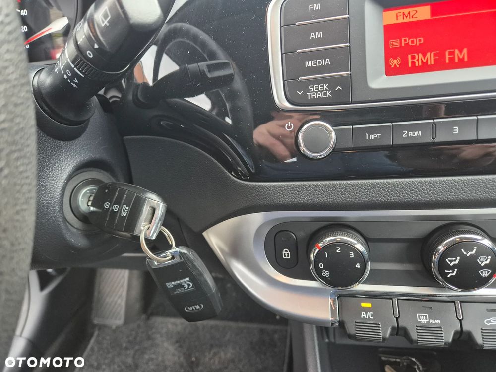 Kia Rio 1.2 Attract - 16