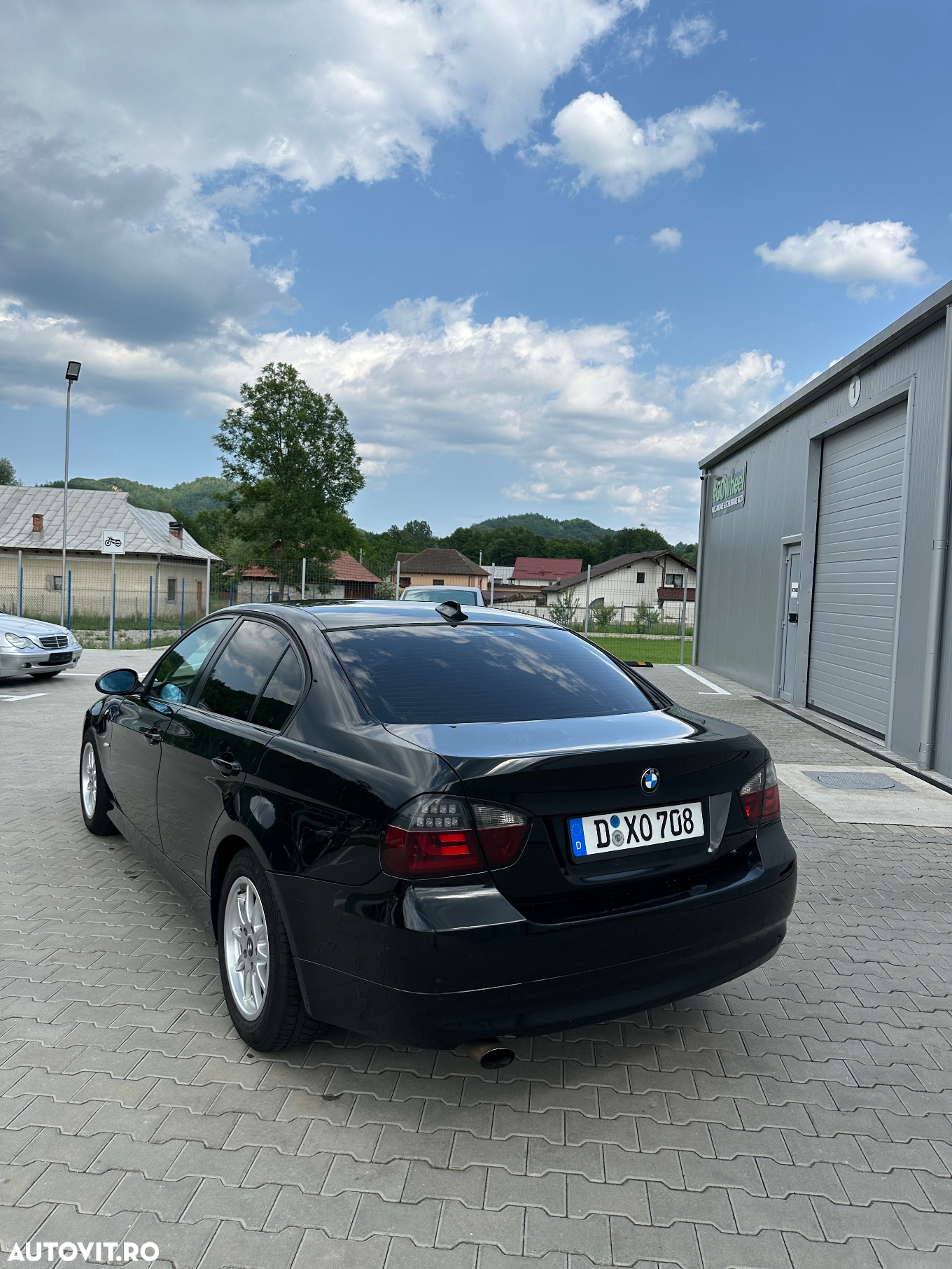 BMW Seria 3 318d - 4