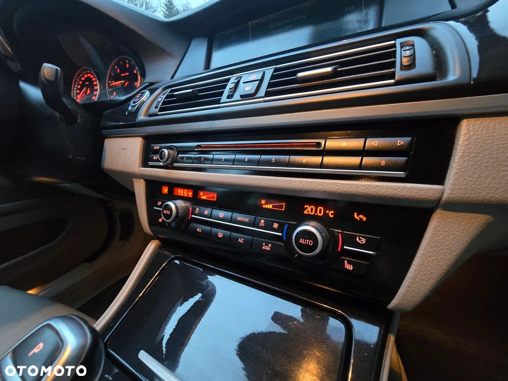 BMW Seria 5 520d - 13