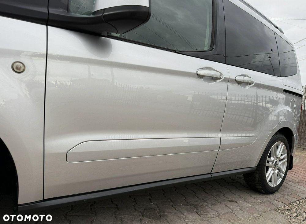 Ford Tourneo Courier 1.0 EcoBoost S&S Titanium - 39