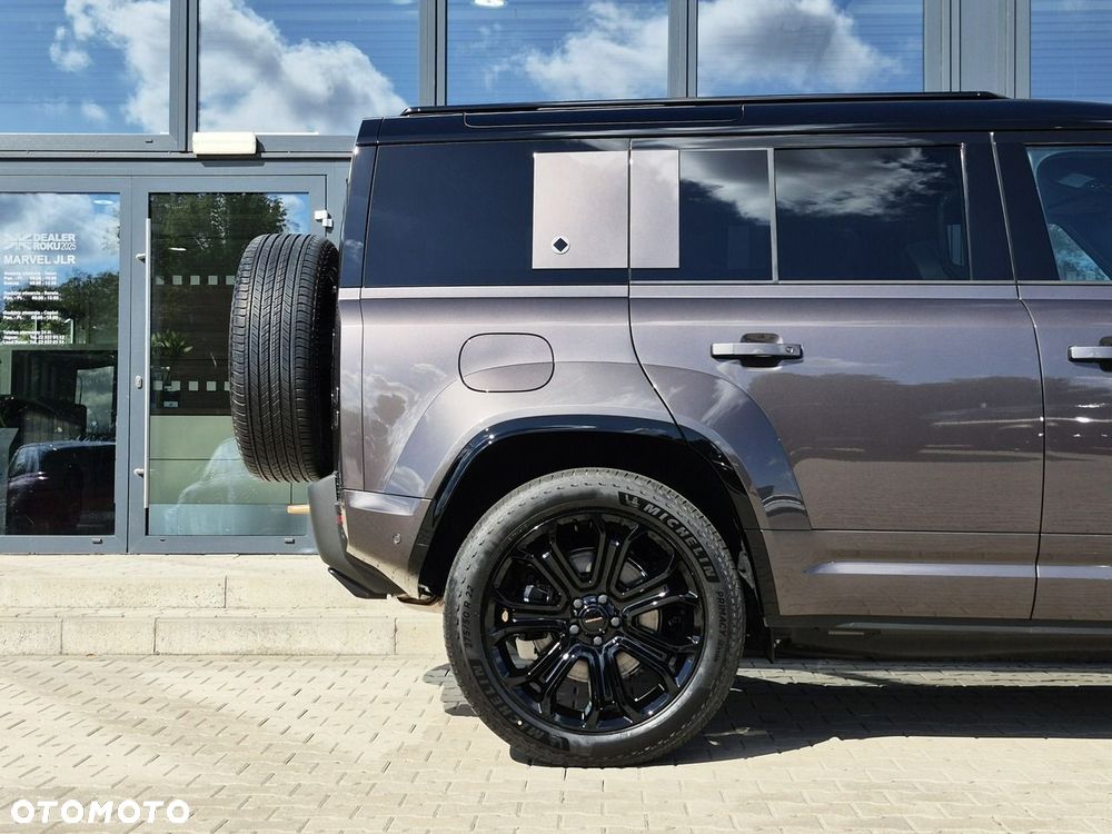 Land Rover Defender 110 P635 OCTA - 8