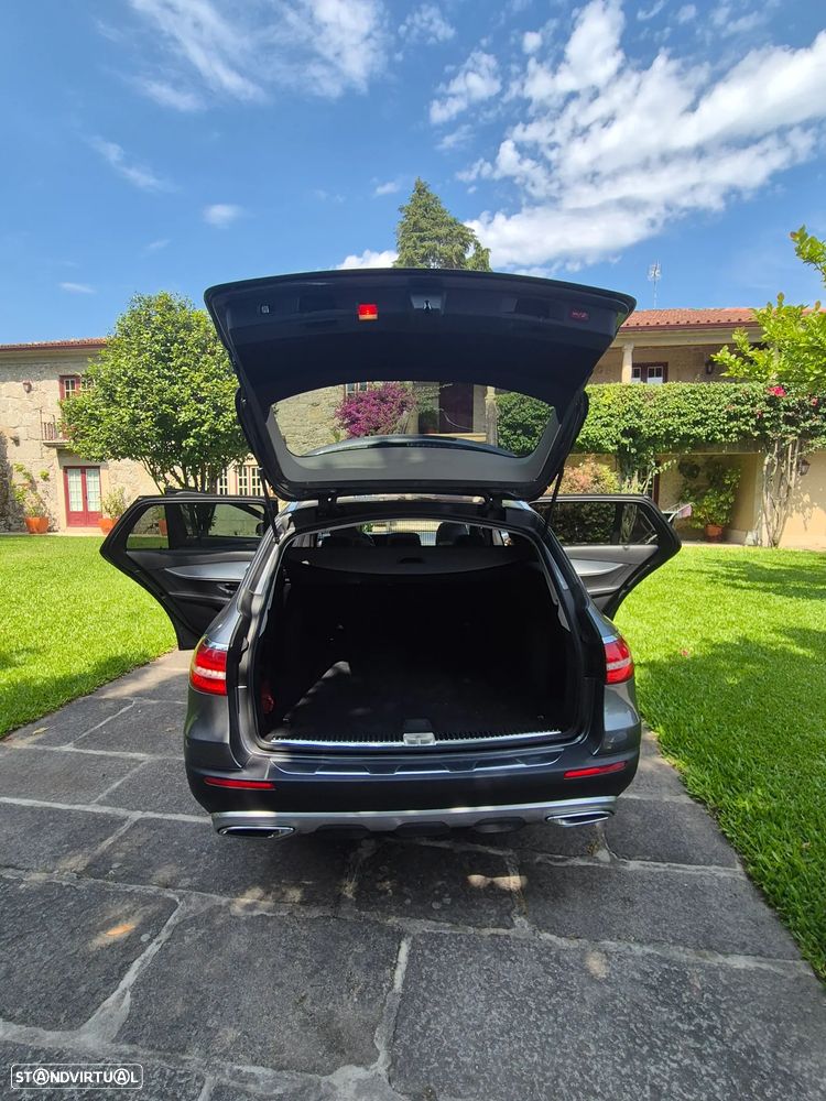 Mercedes-Benz E 220 d 4Matic 9G-TRONIC AMG Line - 12